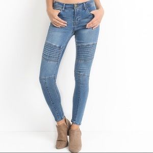 BOUTIQUE INVENTORY CLEAR OUT: Moto skinny jeans